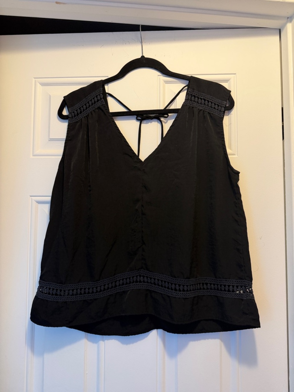 Harlowe & Graham Black Crochet-Trim V-Neck Camisole